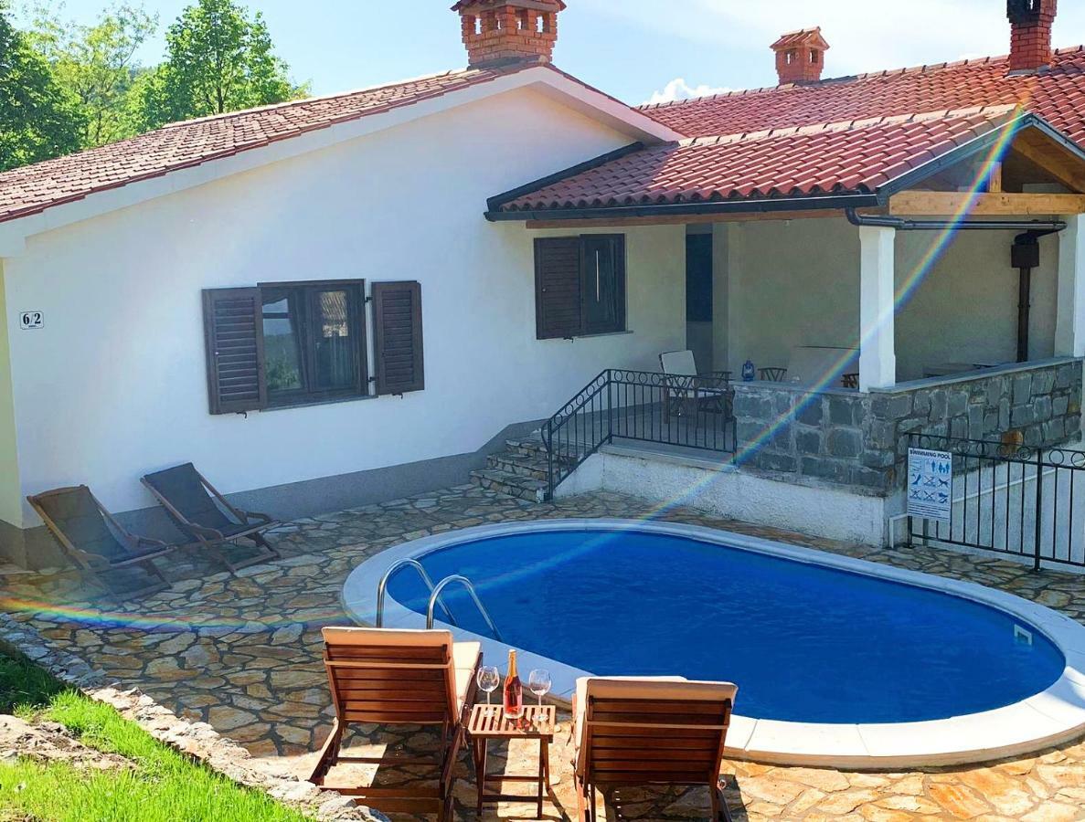 Holiday Home Deni Roc Exterior photo